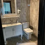 Omur アクチャイ