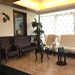 Omur ホテル アクチャイ