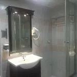 Omur アクチャイ