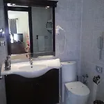 Omur アクチャイ