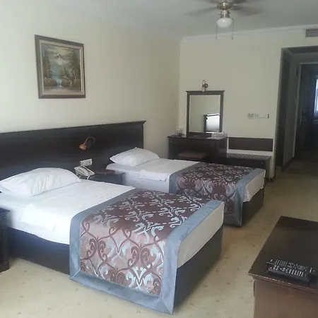 Hotel Omur 3*